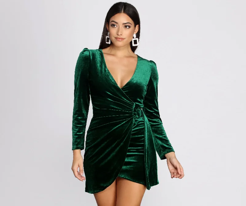 Put A Ring On It Velvet Mini Dress Stylish Short-Sleeve Mini Dress