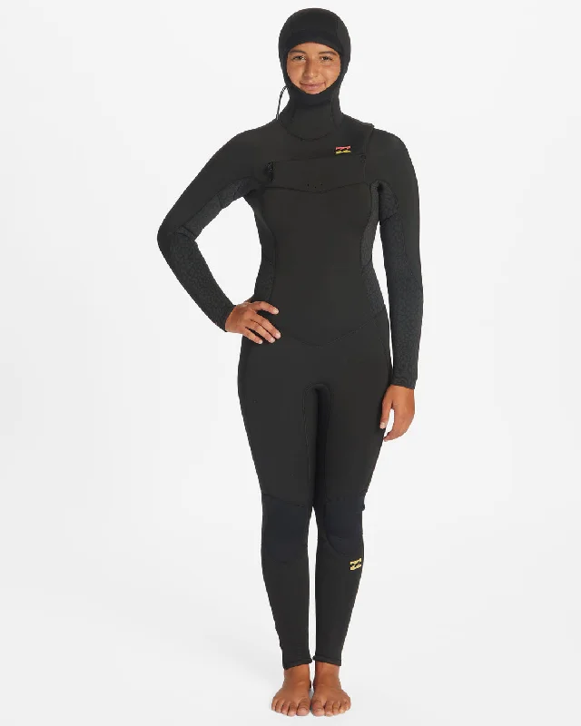 5/4 Synergy Hooded Chest Zip Full Wetsuit - Wild Black Hoodie with Button Classic Timeless