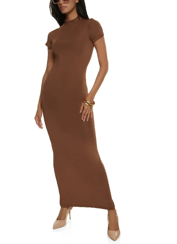 Solid Short Sleeve Mock Neck Maxi Dress Trendy Fit-and-Flare Maxi Dress